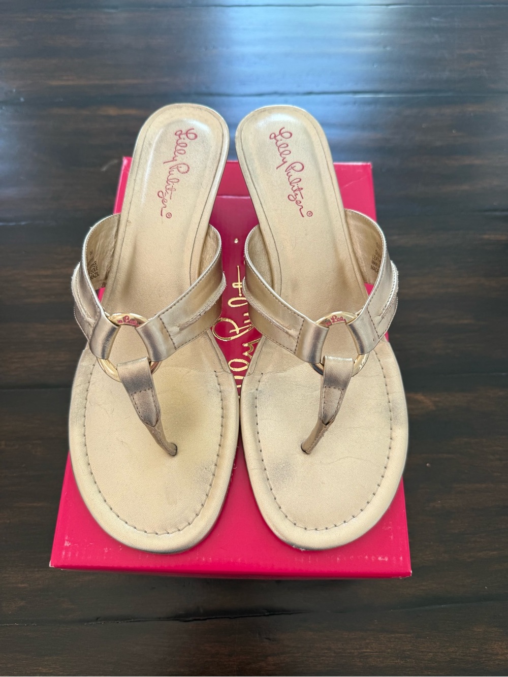 Lilly Pulitzer Women’s McKim Wedge Thong Sandals, Gold Metallic, Size 9